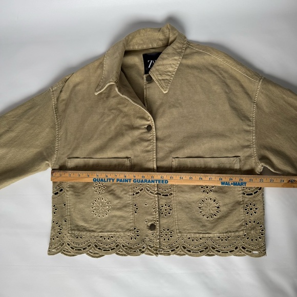 Zara Beige Eyelet Women's Jean Jacket pockets size Medium 100% cotton boxy fit - Picture 8 of 12